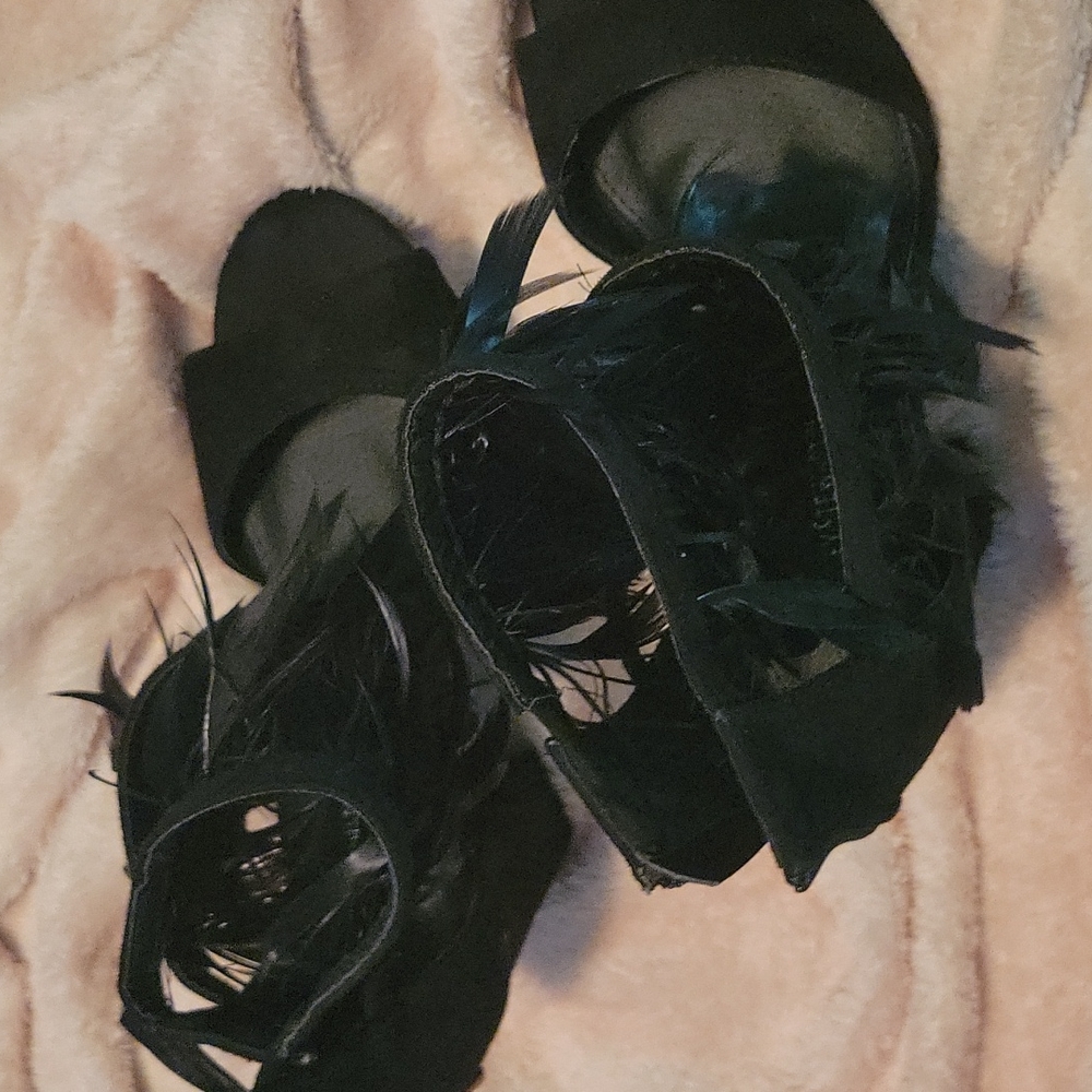 Ashley Stewart sz 10 Black Feathers